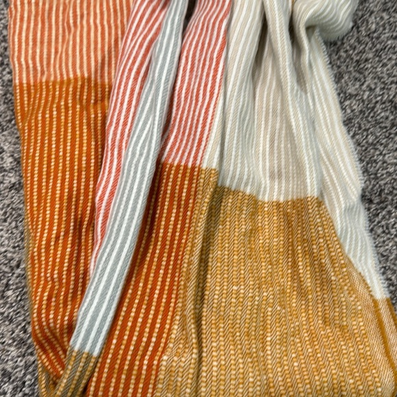 *NWT Fall Colorblock Scarf - Picture 2 of 2